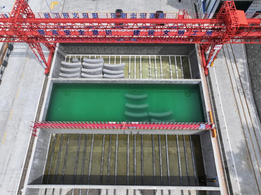 水養(yǎng)池對管片進行養(yǎng)護 水養(yǎng)池對管片進行養(yǎng)護